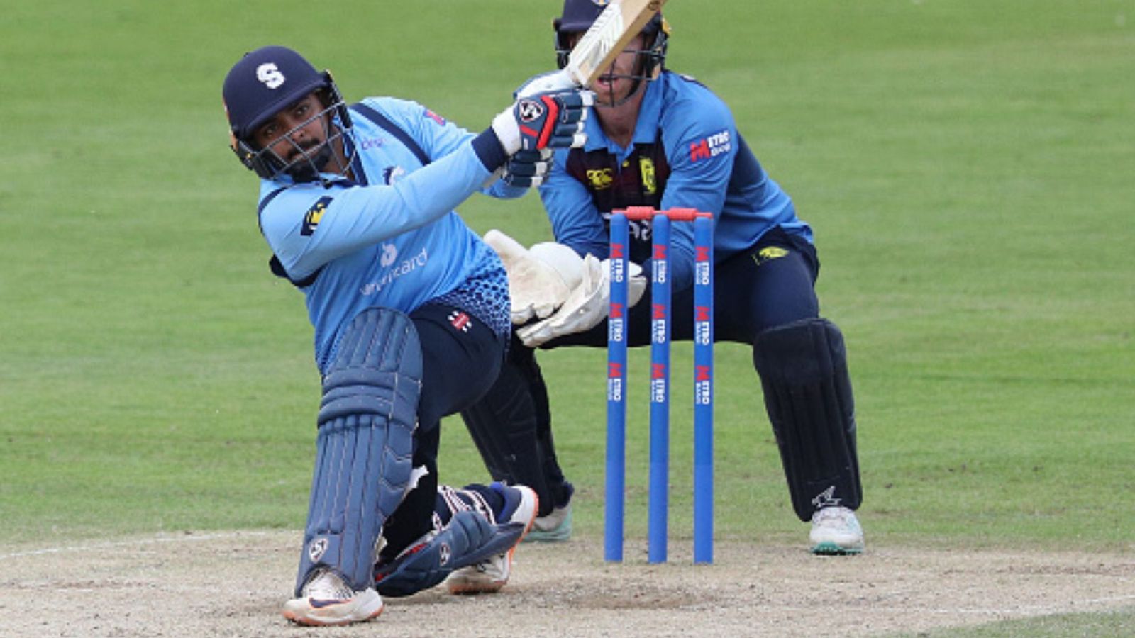 Prithvi Shaw : 4 वनडे में 429 रन ठोकने वाले पृथ्वी शॉ को लगा बड़ा झटका, इंग्लैंड से अब इस कारण लौटेंगे वापस  Prithvi Shaw : 4 वनडे में 429 रन ठोकने वाले पृथ्वी शॉ को लगा बड़ा झटका, इंग्लैंड से अब इस कारण लौटेंगे वापस