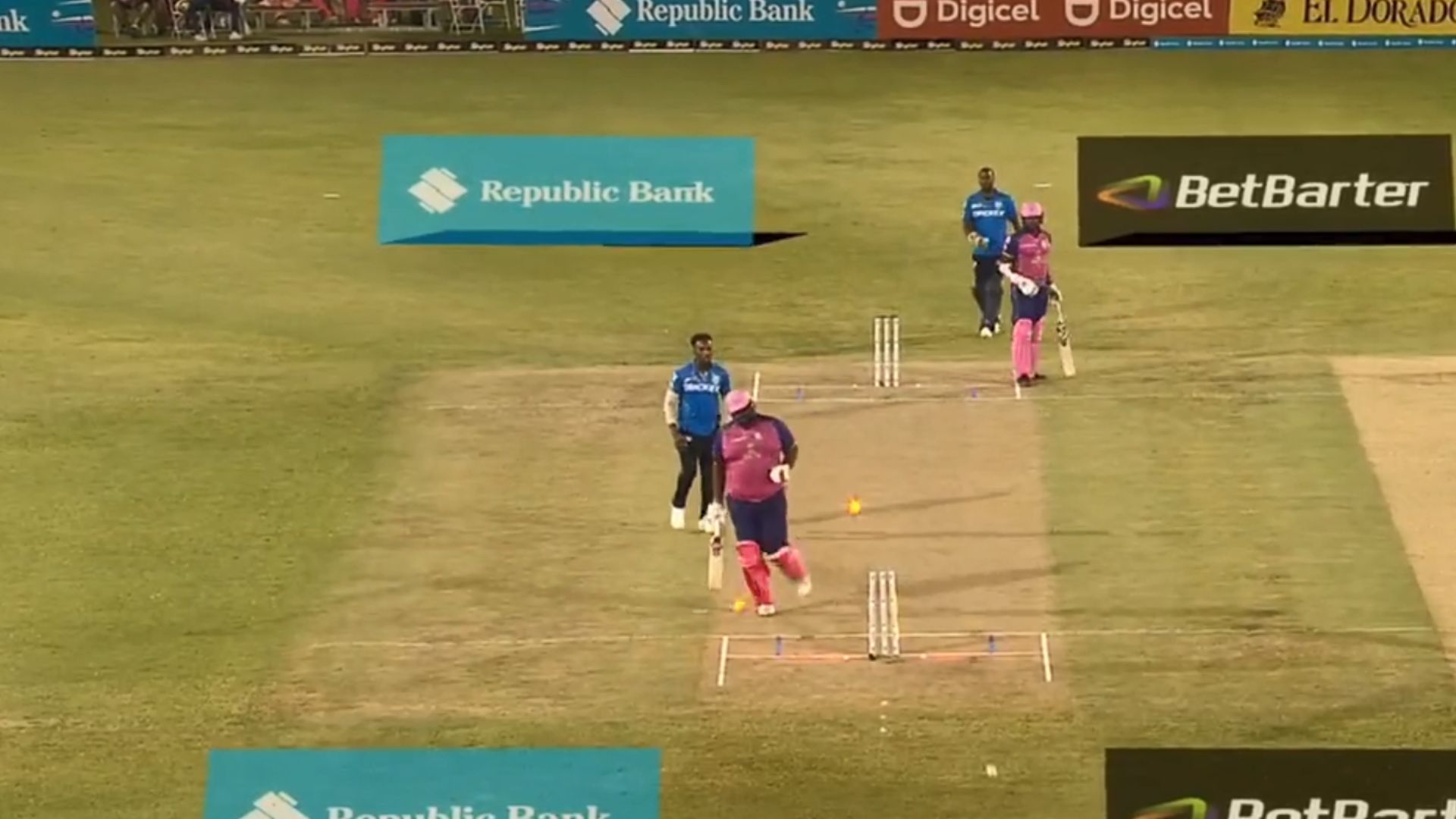 Video : 140 किलो का वजनी भागने में निकला फिसड्डी, पिच में जॉगिंग करने से बुरी तरह हो गया रन आउट  Video : 140 किलो का वजनी भागने में निकला फिसड्डी, पिच में जॉगिंग करने से बुरी तरह हो गया रन आउट