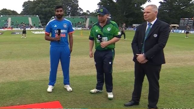IND vs IRE : रिंकू सिंह के साथ इस धाकड़ गेंदबाज का भी डेब्यू, टीम इंडिया की पहले गेंदबाजी, जानें दोनों टीमों की Playing 'XI' IND vs IRE : रिंकू सिंह के साथ इस धाकड़ गेंदबाज का भी डेब्यू, टीम इंडिया की पहले गेंदबाजी, जानें दोनों टीमों की Playing 'XI'