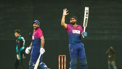 UAE vs NZ: 16वें नंबर की यूएई ने न्यूजीलैंड को 7 विकेट से पीटकर किया धमाका, कीवी टीम को पहली बार मिली इस तरह की शिकस्त SportsTak Hindi