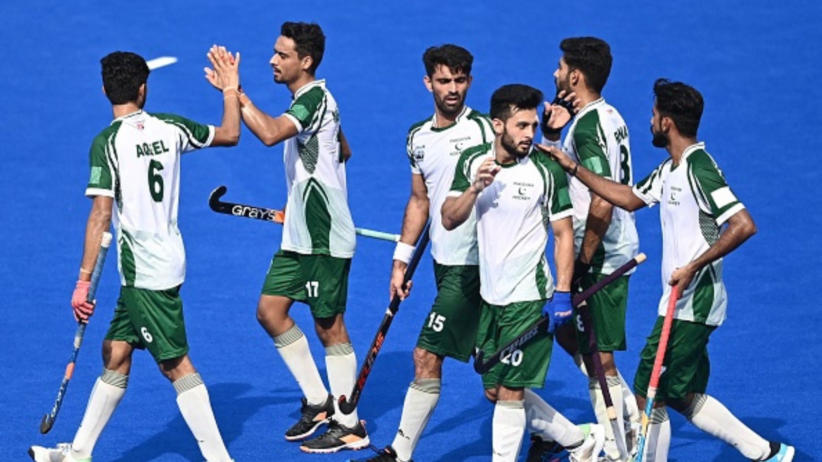 Pakistan Hockey: भारत में शिकस्त के बाद पाकिस्तान हॉकी में बवाल, पूरा कोचिंग स्टाफ बर्खास्त Pakistan Hockey: भारत में शिकस्त के बाद पाकिस्तान हॉकी में बवाल, पूरा कोचिंग स्टाफ बर्खास्त