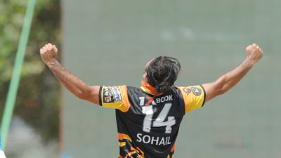 पाकिस्तानी बॉलर का करिश्मा, 4 गेंद में 4 विकेट लेकर किया हैरान, भारत के खिलाफ वर्ल्ड कप में कर चुका है 5 शिकार SportsTak Hindi