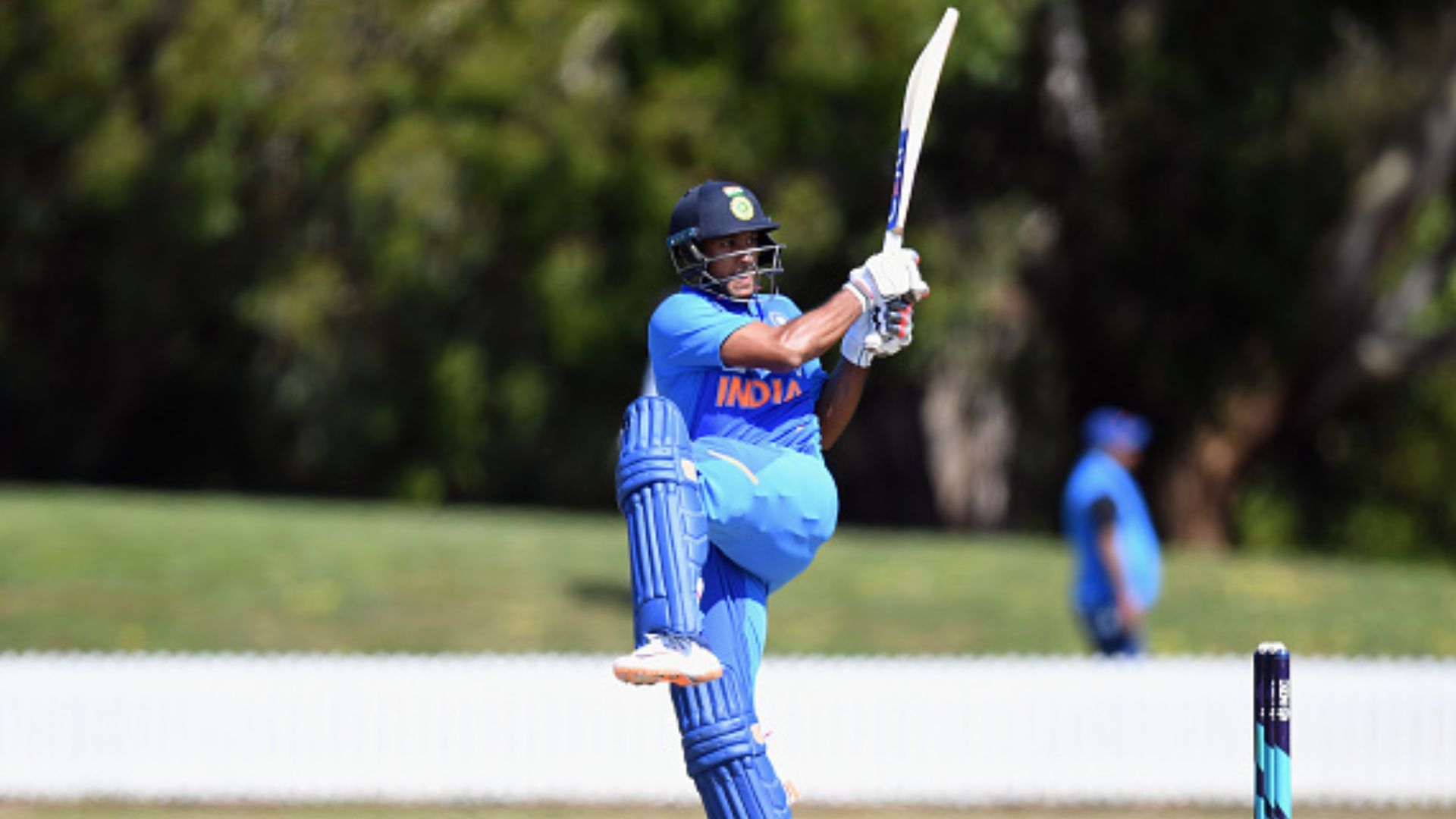  T20 : भारतीय ओपनर ने 6 छक्के से जड़ा दमदार शतक, बेंगलुरु की टीम को 10 रन से दिलाई जीत 