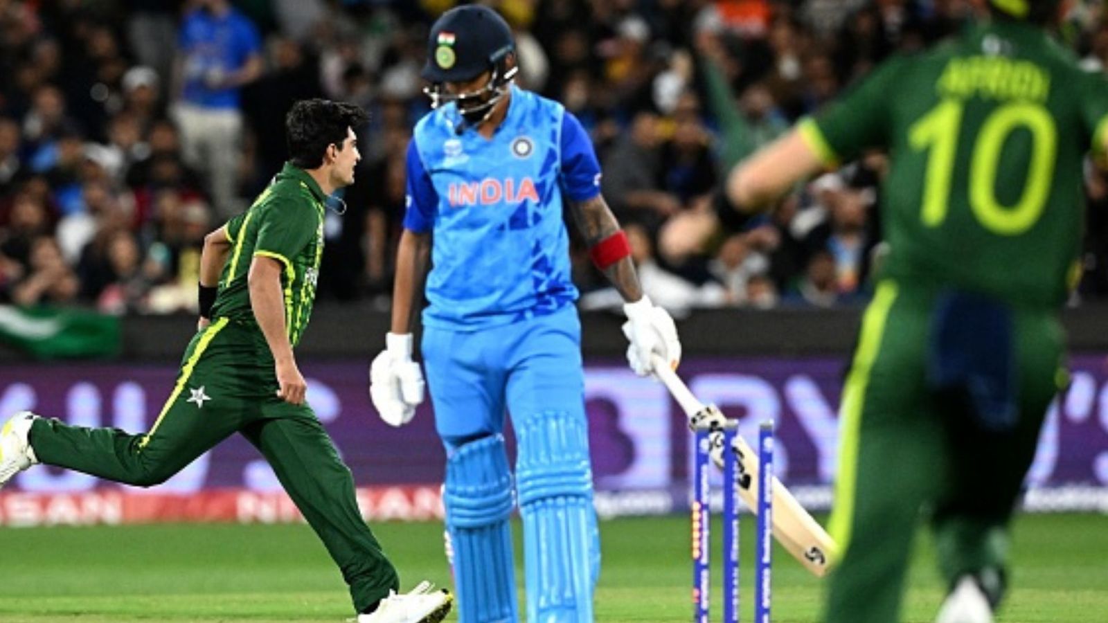 Asia Cup से पहले 20 साल के पाकिस्तानी खिलाड़ी का डर आया सामने, कहा - किसी दिन हार्ट अटैक... Asia Cup से पहले 20 साल के पाकिस्तानी खिलाड़ी का डर आया सामने, कहा - किसी दिन हार्ट अटैक...