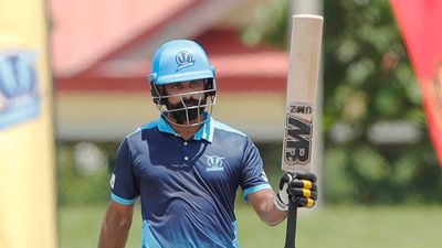 मोहम्मद हफीज के तूफान में उड़ी सुरेश रैना की टीम, बॉल से बिखेरा जादू फिर 7 छक्के ठोककर मचाया कोहराम SportsTak Hindi