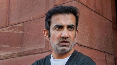 Asia Cup में दर्शकों ने नारे लगाकर चिढ़ाया तो गौतम गंभीर ने कर दी ऐसी हरकत, Video आया सामने SportsTak Hindi