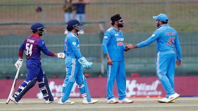 IND vs NEP : रवींद्र जडेजा ने नेपाल के खिलाफ 3 विकेट लेकर रचा इतिहास, इरफ़ान पठान के मुकाम पर रखा कदम  SportsTak Hindi