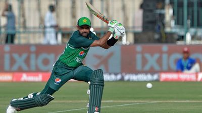 Asia Cup 2023: बांग्लादेश के खिलाफ बाबर आजम ने बनाए सिर्फ 17 रन, टूट गया कोहली का वर्ल्ड रिकॉर्ड SportsTak Hindi