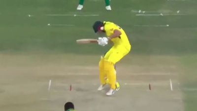 SA vs AUS : 140 से अधिक की रफ्तार वाली बाउंसर से घायल ऑस्ट्रेलिया के कैमरन ग्रीन, सिर पर लगी गेंद व छोड़ा मैदान, देखें VIDEO SportsTak Hindi