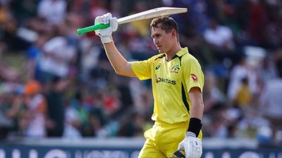 SA vs AUS: ऑस्ट्रेलिया ने जिसे वर्ल्ड कप 2023 टीम से किया बाहर, उसी ने शतक से दिया जवाब, साउथ अफ्रीका के खिलाफ ठोके 124 रन SportsTak Hindi
