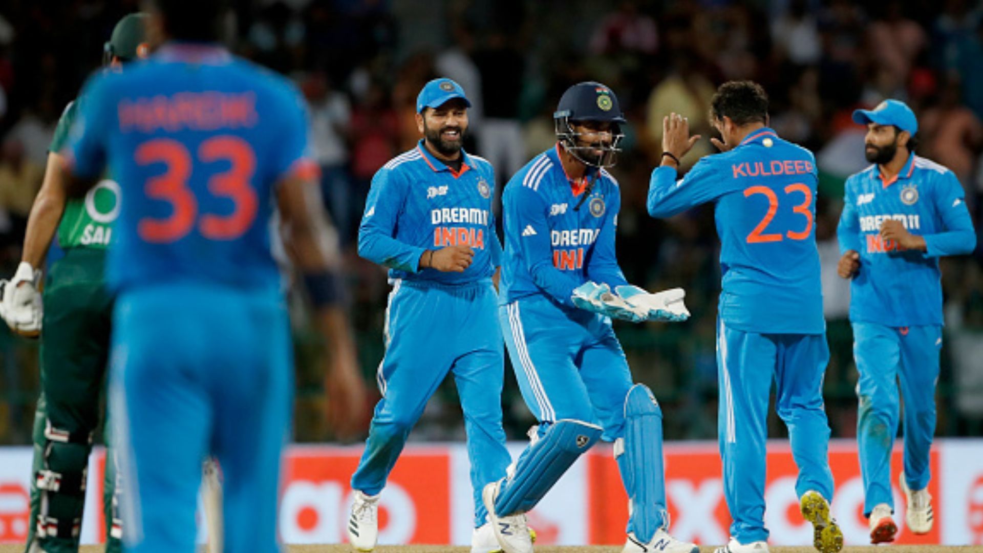 IND vs PAK : विराट कोहली और राहुल के शतकों के बाद कुलदीप के 'पंजे' में फंसा पाकिस्तान, 228 रन से टीम इंडिया ने दर्ज की रिकॉर्ड जीत 