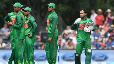 IND vs BAN: भारत के खिलाफ मैच से हटा बांग्लादेश का दिग्गज, बच्चे के जन्म के बाद घर पर ही रुकने का लिया फैसला SportsTak Hindi