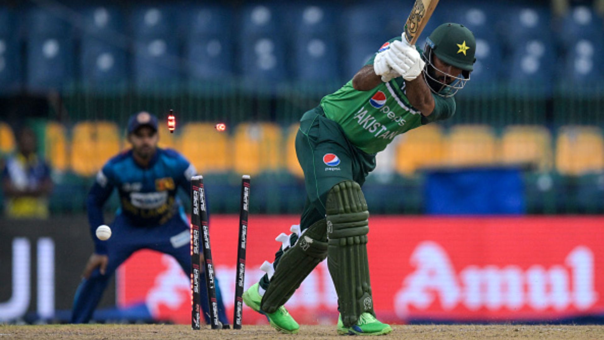 SL vs PAK : वर्ल्ड कप से पहले खतरे में फखर जमां का करियर, पिछले 10 वनडे में बनाए सिर्फ 190 रन, अब होंगे बाहर!