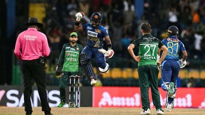 SL vs PAK: बाबर आजम ने इन खिलाड़ियों पर फोड़ा हार का ठीकरा, बताया मैच में किस समय टीम ने की गलती SportsTak Hindi