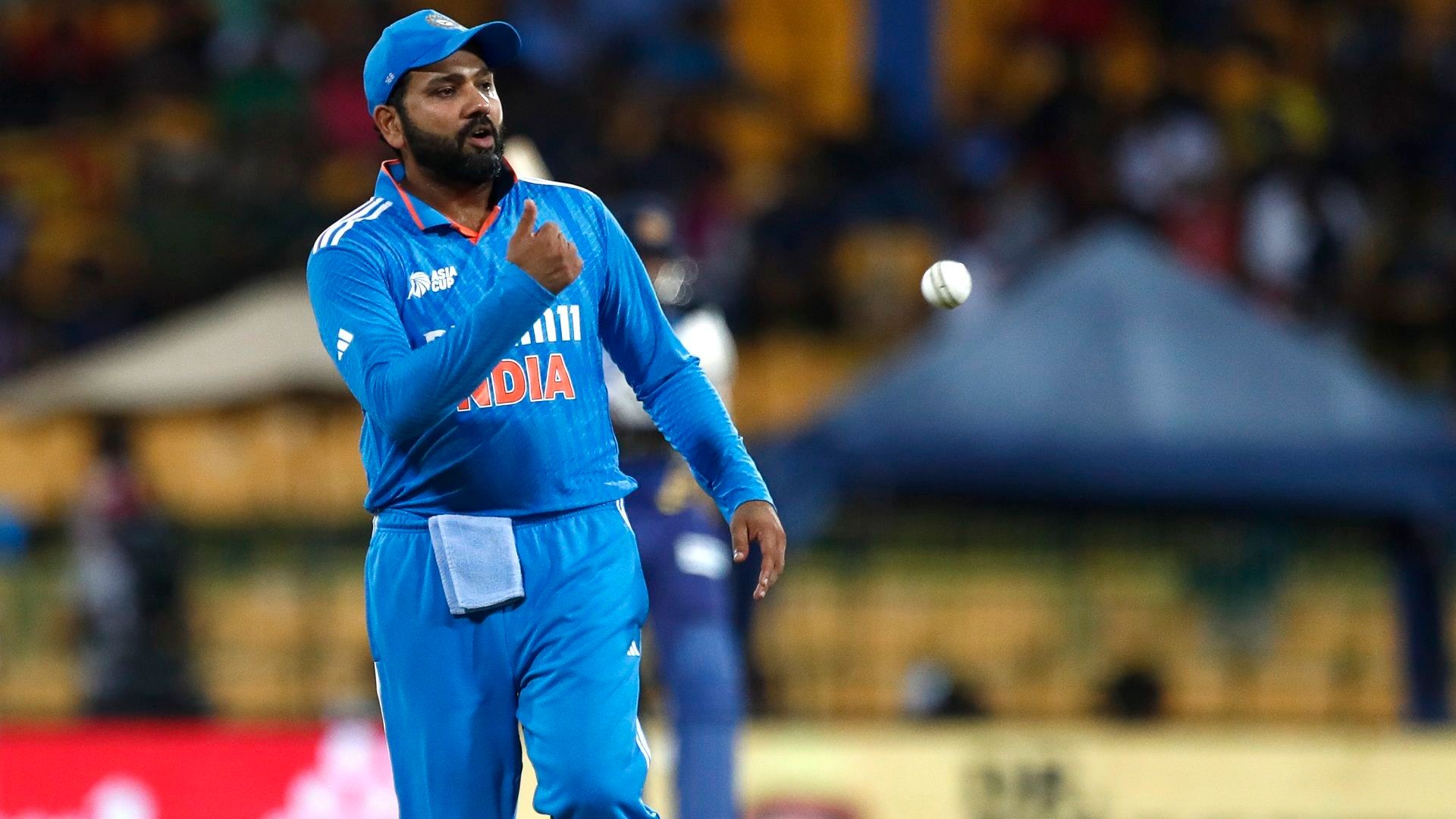 Rohit Sharma ने बैट को हाथ लगाए बिना पूरी कर दी 'डबल सेंचुरी', सचिन के रिकॉर्ड पर निगाहें
