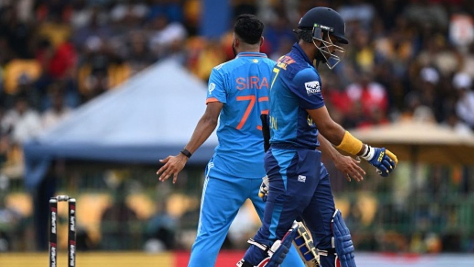 Asia Cup Final Ind vs SL: डेढ़ घंटे और 89 गेंदों में सिर्फ 50 रन पर ढेर हो गई श्रीलंका की पूरी टीम, जानिए तबाही का सिलसिला कैसे शुरू हुआ Asia Cup Final Ind vs SL: डेढ़ घंटे और 89 गेंदों में सिर्फ 50 रन पर ढेर हो गई श्रीलंका की पूरी टीम, जानिए तबाही का सिलसिला कैसे शुरू हुआ