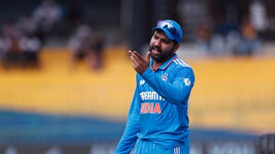 बड़ी खबर: ऑस्ट्रेलिया के खिलाफ वनडे सीरीज से बाहर होगा ये चोटिल धुरंधर? रोहित शर्मा ने 2 खिलाड़ियों की फिटनेस पर दी अहम अपडेट SportsTak Hindi