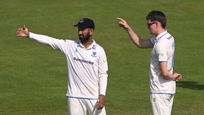 Cheteshwar Pujara Ban : चेतेश्वर पुजारा पर इंग्लैंड में लगा बैन, जानिए कप्तान होने की सजा क्यों मिली? SportsTak Hindi