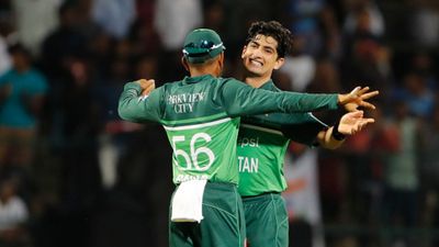 पाकिस्तान ने किया वर्ल्ड कप टीम का ऐलान, 14 महीने से बाहर रहने वाले खिलाड़ी ने किया नसीम शाह को रिप्लेस, जूनियर को जगह SportsTak Hindi