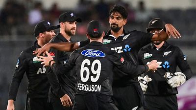 BAN vs NZ: ईश सोढ़ी के 6 विकेटों से बांग्लादेश ने घुटने टेके, 86 रन से हारे, न्यूजीलैंड ने 15 साल बाद बांग्ला टाइगर्स के घर में जीता वनडे SportsTak Hindi