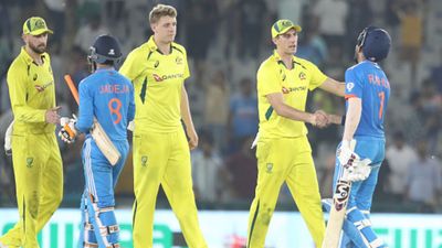 IND vs AUS : दूसरे ODI में किसे मिलेगा मौका व किसका कटेगा पत्ता, जानें कैसी होगी टीम इंडिया की Playing 'XI' SportsTak Hindi