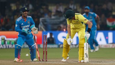 IND vsAUS: गिल-अय्यर के शतकों से भारत ने साढ़े 3 साल बाद ऑस्ट्रेलिया से जीती वनडे सीरीज, पहाड़ से लक्ष्य और स्पिन के आगे फिसले कंगारू SportsTak Hindi