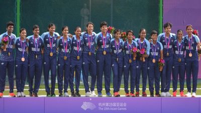 Asian games: हरमनप्रीत ने दिलाया भारत को क्रिकेट का पहला गोल्ड, खत्म हुई पाकिस्तान की बादशाहत SportsTak Hindi