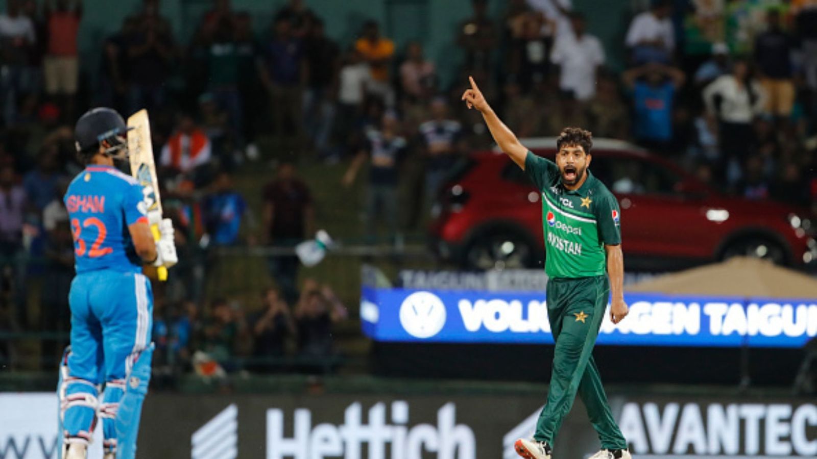 फिटनेस साबित करने के लिए पाकिस्तानी गेंदबाज ने किया डांस, कहा- भारतीय खिलाड़ियों से मुझे लड़ने की... फिटनेस साबित करने के लिए पाकिस्तानी गेंदबाज ने किया डांस, कहा- भारतीय खिलाड़ियों से मुझे लड़ने की...