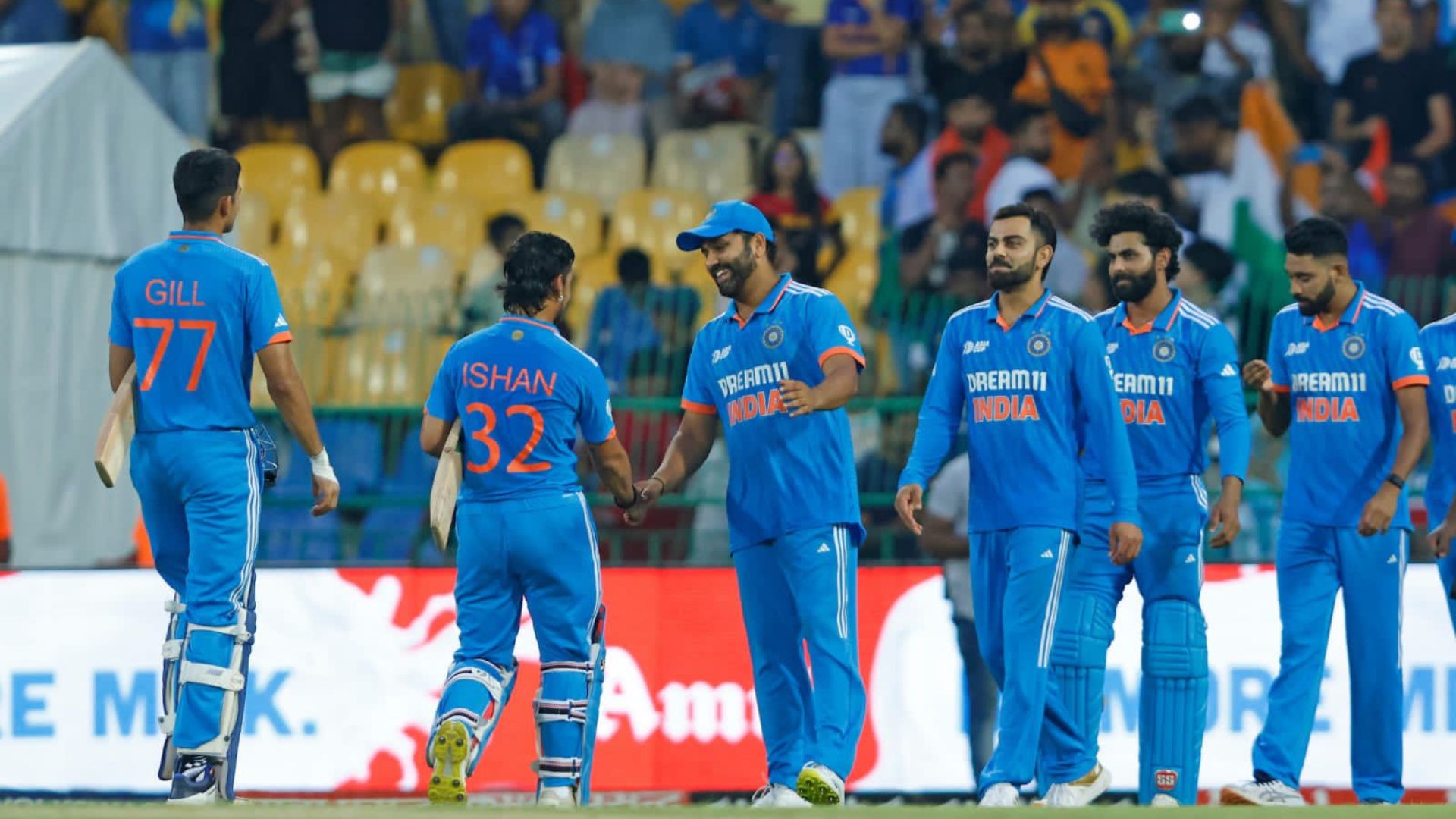 IND vs AUS: राजकोट वनडे से पहले आधी-अधूरी टीम इंडिया, शुभमन, शार्दुल और अक्षर के बाद ये दो सितारे भी हुए दूर, महज 13 खिलाड़ी बचे