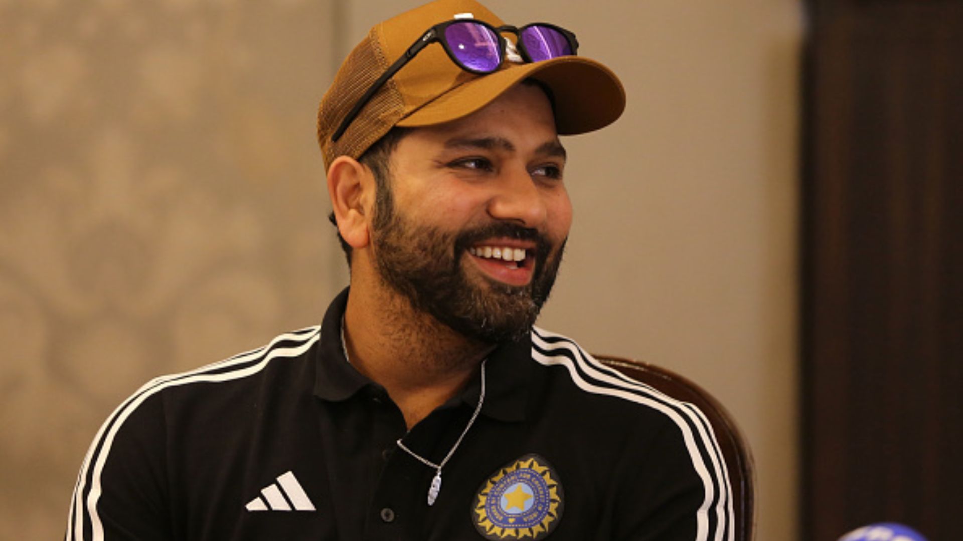 टीम इंडिया के कुछ खिलाड़ियों को वायरल तो कुछ पर्सनल वजहों से परेशान, रोहित शर्मा बोले- अभी बस 13 बचे हैं