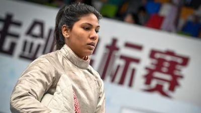 Asian Games: भवानी देवी क्वार्टर फाइनल में हारी, रेफरी पर गलत फैसलों को लेकर भड़की, कहा- वह सही नहीं था SportsTak Hindi