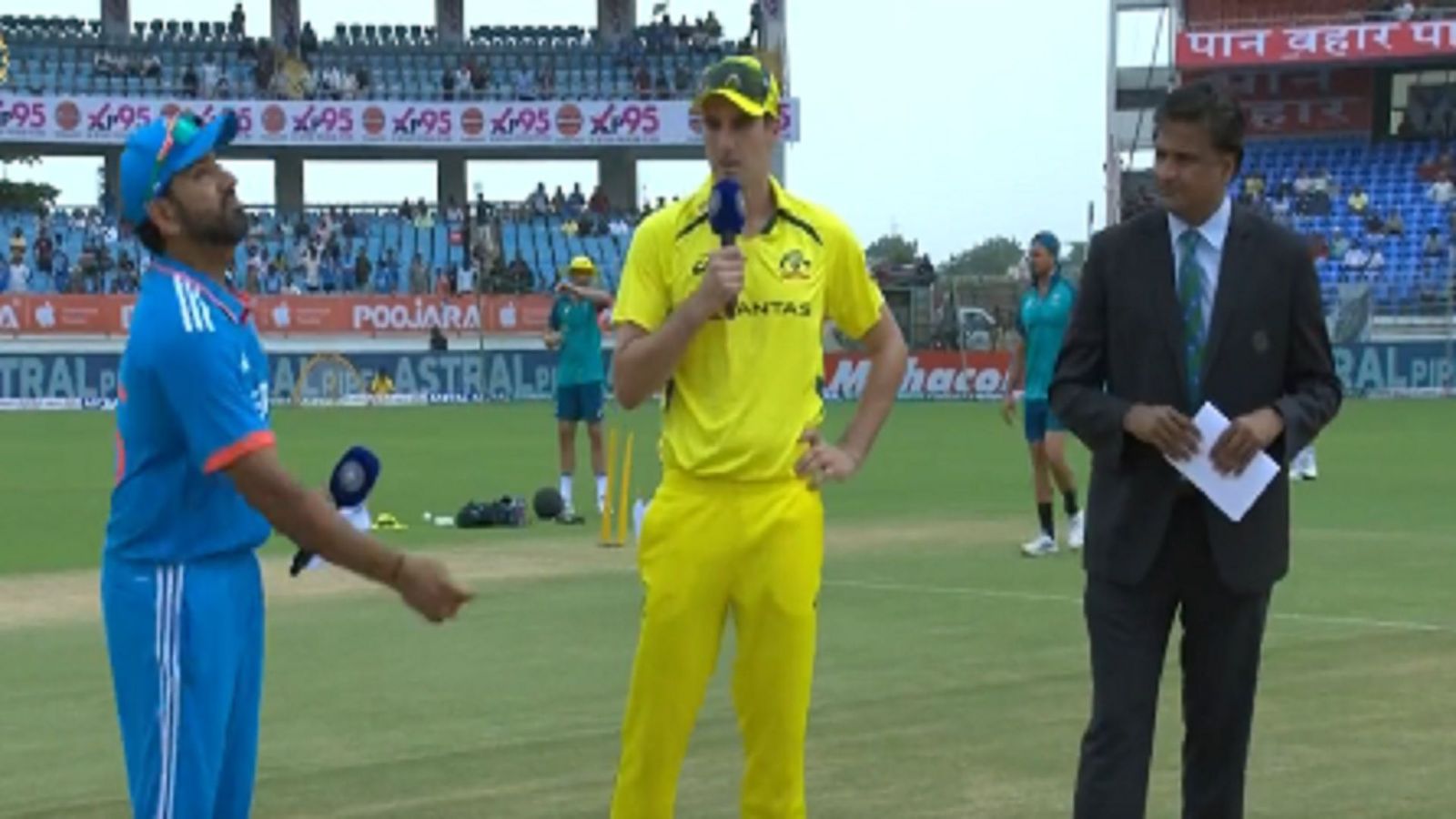 IND vs AUS: रोहित-कोहली की वापसी, अश्विन बाहर, इशान बीमार, वर्ल्ड कप से पहले आखिरी वनडे में बदली टीम इंडिया की प्लेइंग XI IND vs AUS: रोहित-कोहली की वापसी, अश्विन बाहर, इशान बीमार, वर्ल्ड कप से पहले आखिरी वनडे में बदली टीम इंडिया की प्लेइंग XI