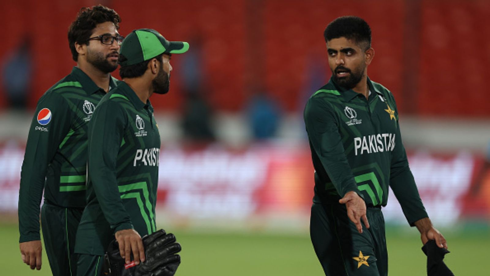 वार्म अप मुकाबले में पाकिस्तान हारा तो भारतीय फैंस ने उड़ाई खिल्ली, कहा- 'बताओ इतने अच्छे से स्वागत का क्या फायदा हुआ' वार्म अप मुकाबले में पाकिस्तान हारा तो भारतीय फैंस ने उड़ाई खिल्ली, कहा- 'बताओ इतने अच्छे से स्वागत का क्या फायदा हुआ'