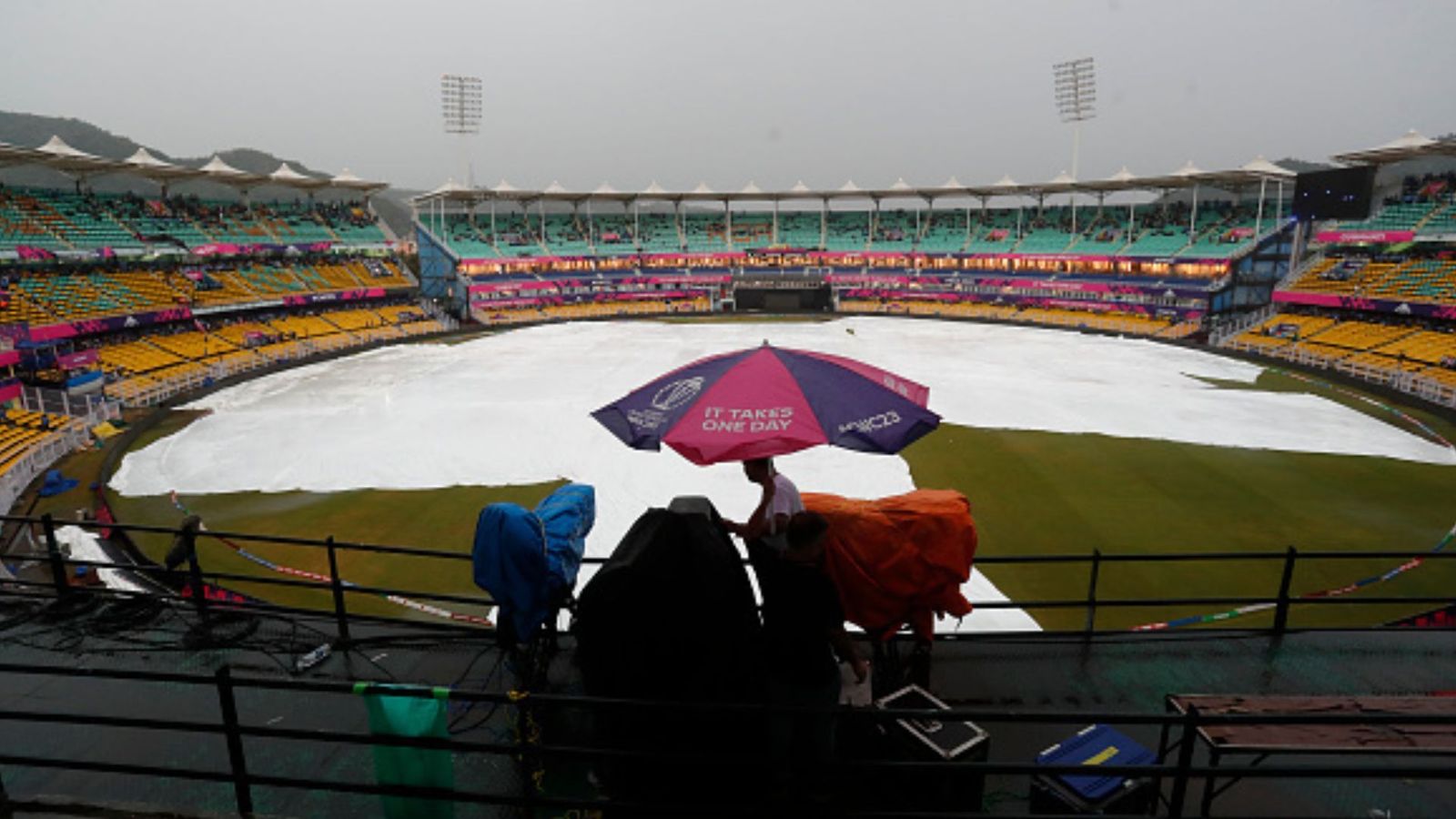 World Cup 2023 : भारत-इंग्लैंड मैच का कटऑफ टाइम आया सामने, रोहित-शुभमन इतने बजे तक मैदान पर नहीं उतरे तो रद्द हो जाएगा मुकाबला World Cup 2023 : भारत-इंग्लैंड मैच का कटऑफ टाइम आया सामने, रोहित-शुभमन इतने बजे तक मैदान पर नहीं उतरे तो रद्द हो जाएगा मुकाबला