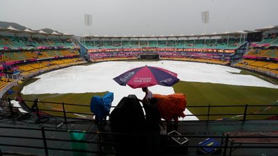 World Cup 2023 : भारत-इंग्लैंड मैच का कटऑफ टाइम आया सामने, रोहित-शुभमन इतने बजे तक मैदान पर नहीं उतरे तो रद्द हो जाएगा मुकाबला गुवाहाटी मैदान