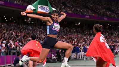 Asian Games में चांदी सी चमकी ऑटो चलाने वाले की बेटी, एंसी सोजन ने लहराया तिरंगा एंसी सोजन ने भारत के लिए जीता सिल्वर मेडल