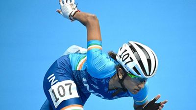 Asian Games: 20 से ज्यादा जख्म, 26 टांके, प्रैक्टिस के दौरान लगी चोट, फिर भारत को दिलाया ऐतिहासिक मेडल एशियन गेम्स से पहले बुरी तरह से चोटिल हो गई थी आरती कस्तूरी राज