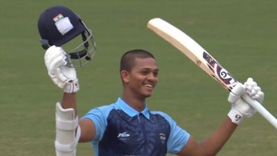 Asian Games Cricket: पहले ही मैच में यशस्वी जायसवाल का धमाका, 48 गेंद पर ठोका शतक, ऐसा करने वाले बने सबसे युवा बल्लेबाज यशस्वी का जवाब नहीं