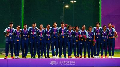 Asian Games : अबकी बार सौ के पार...वाले लक्ष्य को इंडियन एथलीट ने किया हासिल, एशियन गेम्स में भारत ने जड़ी 'मेडल्स' की ऐतिहासिक सेंचुरी एशियन गेम्स मेडल्स के साथ भारतीय महिला टीम