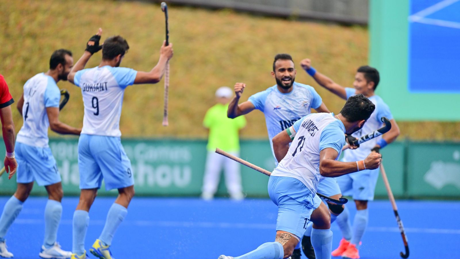 भारतीय पुरुष हॉकी टीम ने जीता एशियन गेम्स गोल्ड, जापान पर फाइव स्टार जीत से किया कमाल, पेरिस ओलिंपिक का कटाया टिकट भारतीय पुरुष हॉकी टीम ने जीता एशियन गेम्स गोल्ड, जापान पर फाइव स्टार जीत से किया कमाल, पेरिस ओलिंपिक का कटाया टिकट