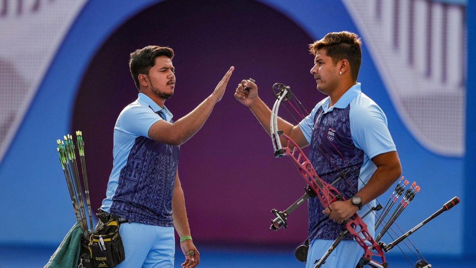 Asian Games 2023: आर्चरी में भारत का धमाका, पुरुष कंपाउंड फाइनल में ओजस को गोल्ड तो अभिषेक के हाथ लगा सिल्वर Asian Games 2023: आर्चरी में भारत का धमाका, पुरुष कंपाउंड फाइनल में ओजस को गोल्ड तो अभिषेक के हाथ लगा सिल्वर