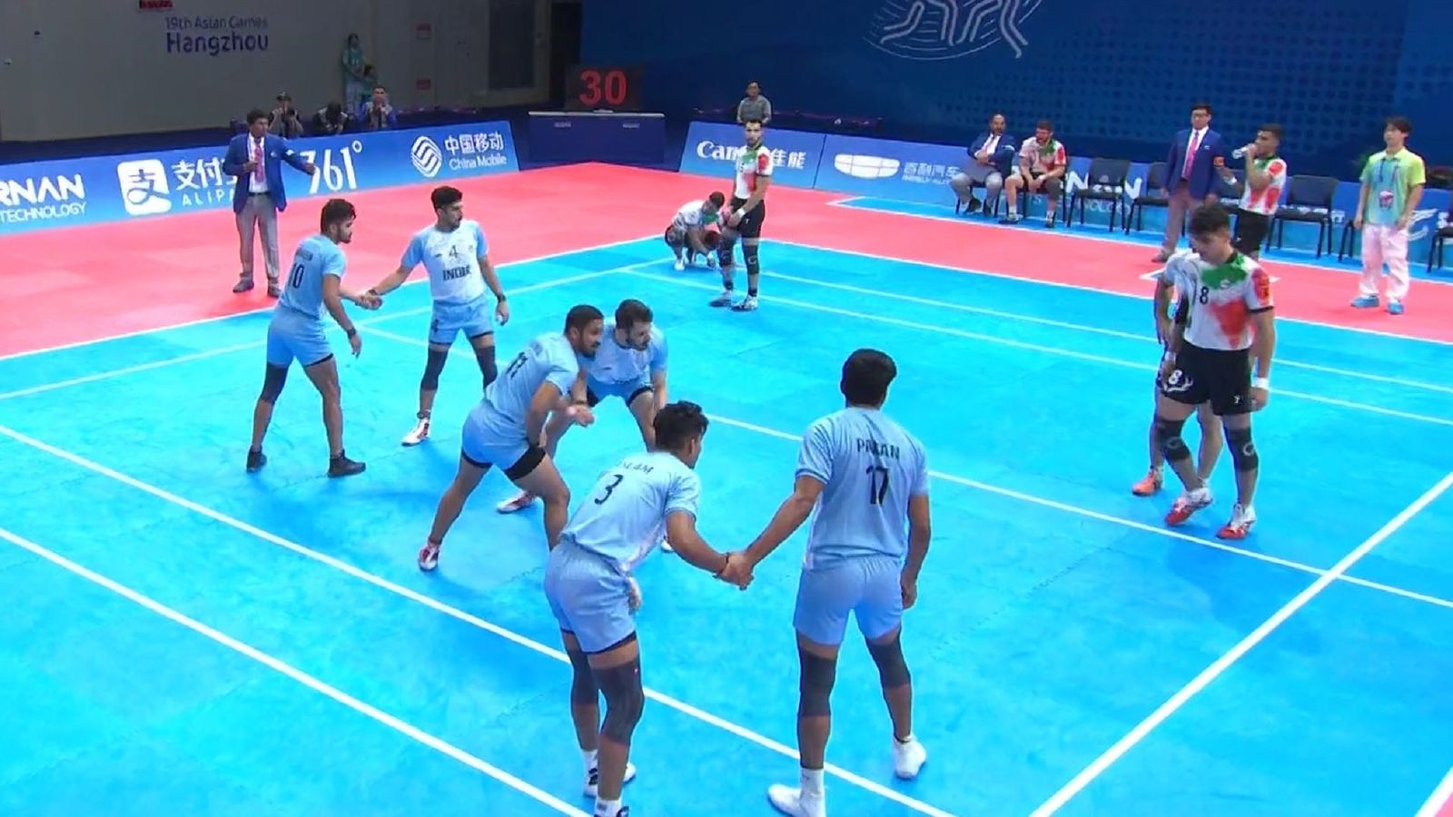 Asian games: कबड्डी का मैदान बना अखाड़ा, पॉइंट को लेकर भारत-ईरान, रेफरी कोच, खिलाड़ी सब टकराए Asian games: कबड्डी का मैदान बना अखाड़ा, पॉइंट को लेकर भारत-ईरान, रेफरी कोच, खिलाड़ी सब टकराए