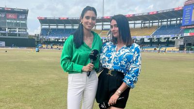 वर्ल्ड कप के बीच पाकिस्तानी एंकर जैनब अब्बास को विवादित बयानों के चलते भारत से निकाला गया? सामने आया यह सच जैनब अब्बास. (Instagram)