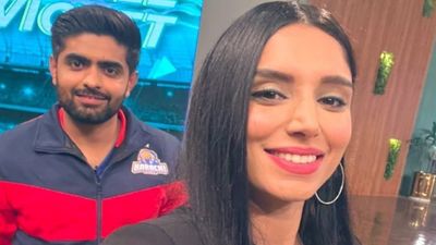 कौन हैं पाकिस्तानी एंकर जैनब अब्बास जिसे भारत से वापस जाना पड़ा? जानिए बाबर आजम ने किस बात पर हड़काया था जैनब अब्बास भारत से चली गई हैं