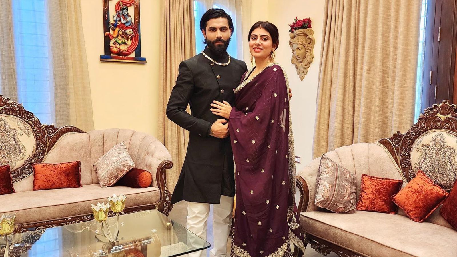 Ravindra Jadeja Love Story: कैसे शुरू हुई क्रिकेटर और सिविल सर्विस में जाने वाली लड़की की प्रेम कहानी, दिलचस्प है यह दास्तां Ravindra Jadeja Love Story: कैसे शुरू हुई क्रिकेटर और सिविल सर्विस में जाने वाली लड़की की प्रेम कहानी, दिलचस्प है यह दास्तां