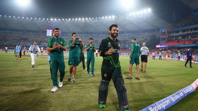 श्रीलंका के खिलाफ भारत में शतक ठोक रिजवान ने रचा इतिहास, वर्ल्ड कप में ऐसा करने वाले बने पाकिस्तान के दूसरे बल्लेबाज रिजवान का शतक