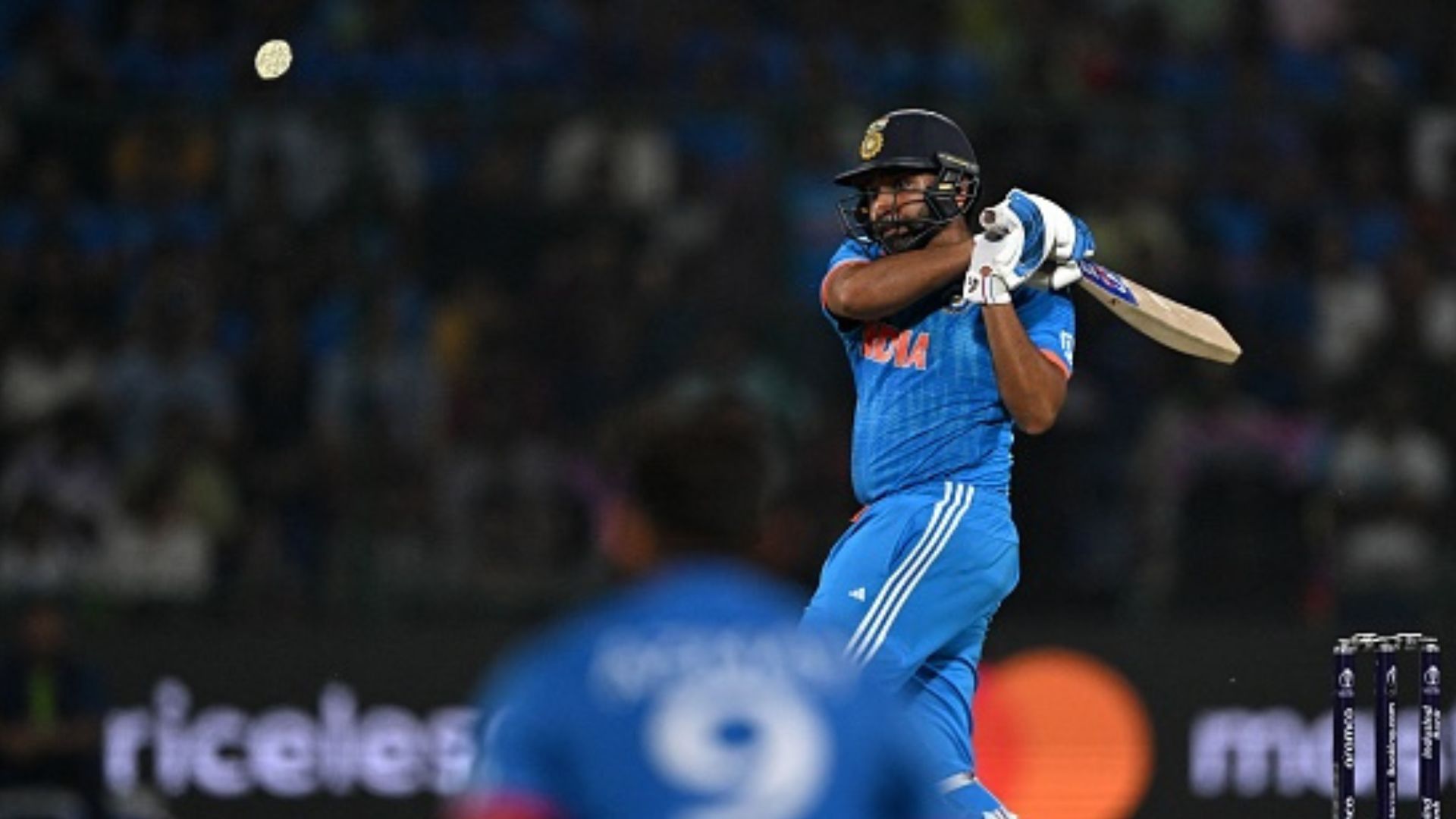 IND vs AFG : रोहित शर्मा बने दुनिया के सबसे बड़े सिक्सवीर, वेस्ट इंडीज के क्रिस गेल को पछाड़ तोड़ा वर्ल्ड रिकॉर्ड