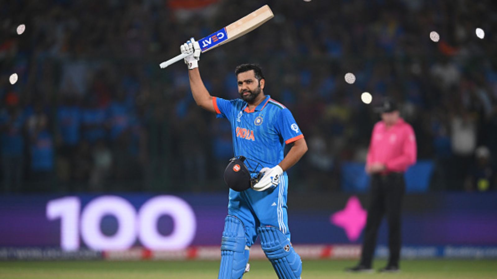 Rohit Sharma Century: रोहित शर्मा शतक ठोककर बने वर्ल्ड कप के महारथी, सचिन तेंदुलकर को छोड़ दिया पीछे Rohit Sharma Century: रोहित शर्मा शतक ठोककर बने वर्ल्ड कप के महारथी, सचिन तेंदुलकर को छोड़ दिया पीछे