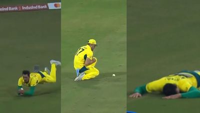 AUS vs SA : फील्डिंग के मामले में सबसे घटिया निकली ऑस्ट्रेलिया, टपकाए 6 कैच तो फैंस ने लिए मजे, कहा - पाकिस्तान की आत्मा... मिचेल स्टार्क और पैट कमिंस