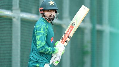 IND vs PAK: बाबर आजम को भारतीय क्रिकेटर ने कर दिया ट्रोल, कहा- 'जैसा चल रहा है वैसा चलने दो' फ्लॉप साबित हुए हैं बाबर आजम